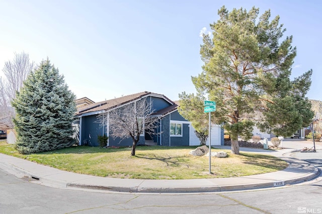 4806 Lincoln Ct, Carson City, NV 89706 - view of front of property with a front yard