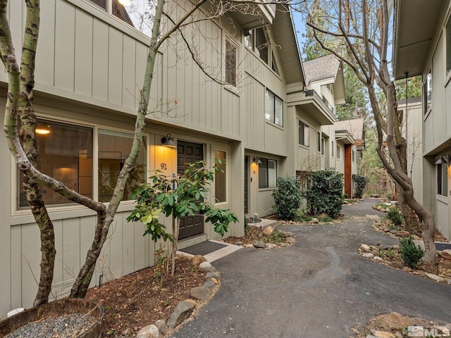 989 Tahoe Blvd Unit 91, Incline Village, NV 89451 - entrance to property with asphalt driveway and an attached garage