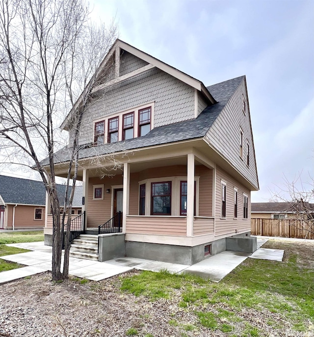 215 S Broad St, Battle Mountain, NV 89820 - view of front of house with fence