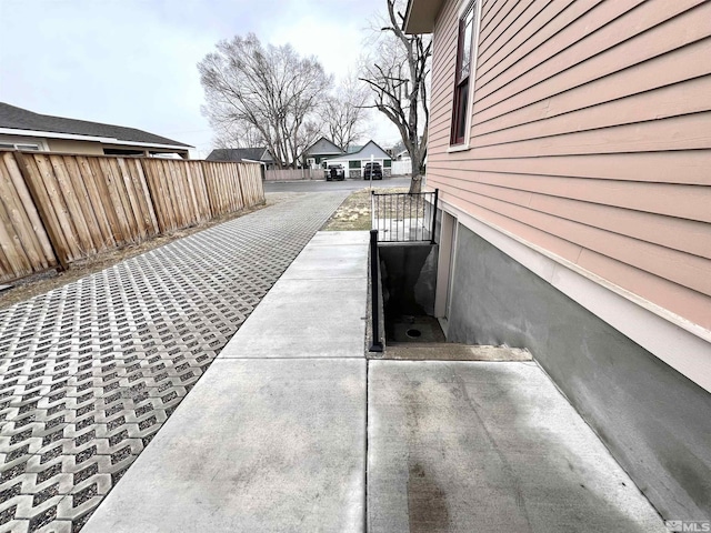 215 S Broad St, Battle Mountain, NV 89820 - view of property exterior with fence