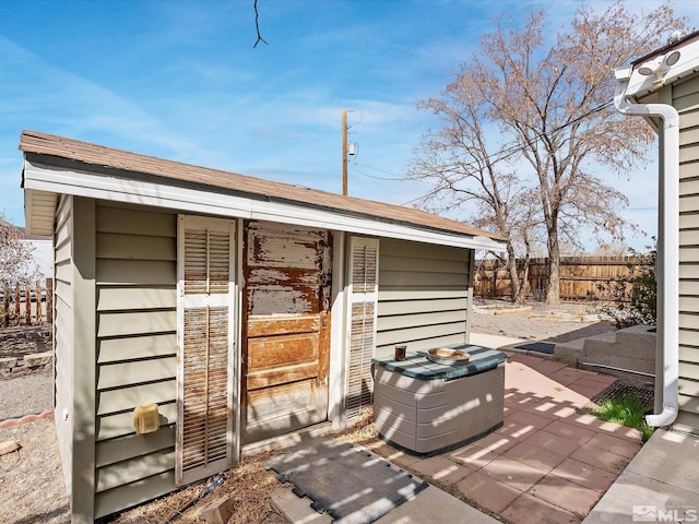 325 Stock Ln, Fernley, NV 89408 - view of outdoor structure with fence