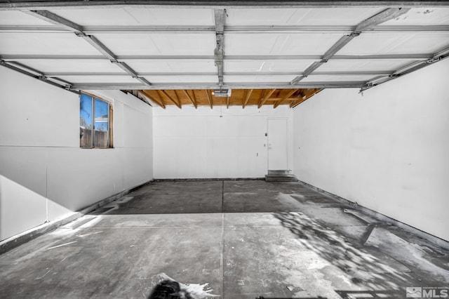 6735 Peppermint Dr, Reno, NV 89506 - garage featuring a garage door opener