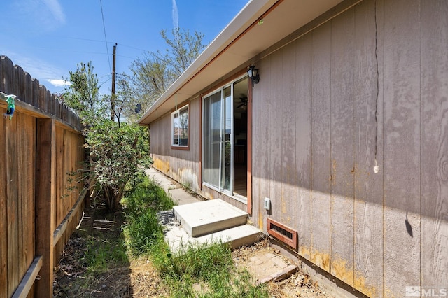 3301 Everett Dr, Reno, NV 89503 - view of side of property featuring fence
