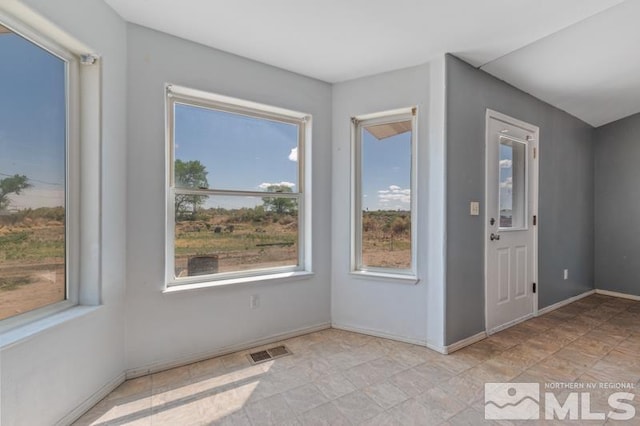 95 Hunter Park Way, Fallon, NV 89406 - foyer with baseboards