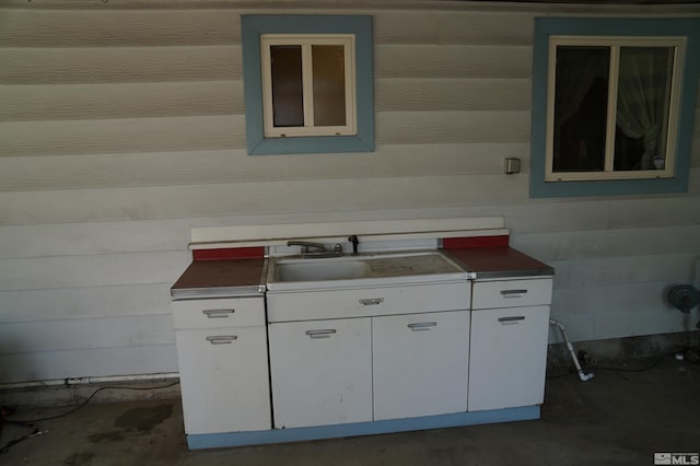 933 Cordone Ave, Reno, NV 89502 - detailed view of a sink and wood walls