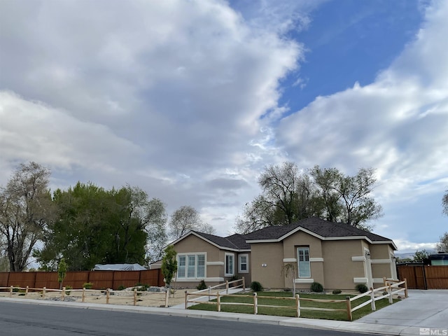 684 Rose Ln, Fernley, NV 89408 - ranch-style home featuring stucco siding