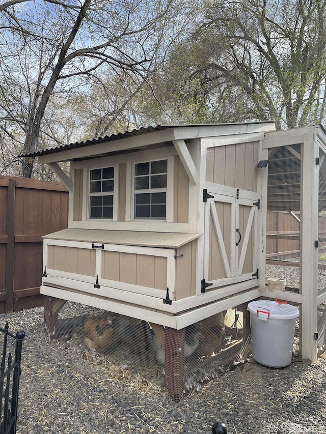 684 Rose Ln, Fernley, NV 89408 - view of poultry coop featuring fence
