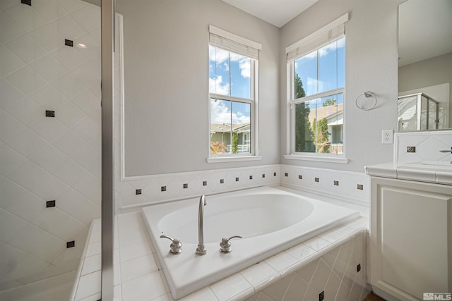 7609 Stone Bluff Way, Reno, NV 89523 - full bath featuring a garden tub and vanity
