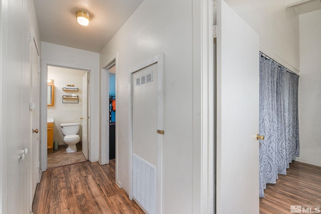 11420 Rocky Mountain St, Reno, NV 89506 - hall featuring wood finished floors