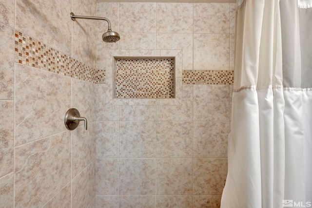 2012 Branch Ln, Reno, NV 89509 - bathroom featuring a tile shower