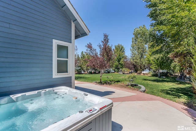 view of patio featuring a hot tub