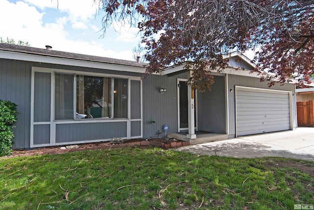 1476 Heather Ct, Sparks, NV 89434 - single story home featuring driveway and a garage