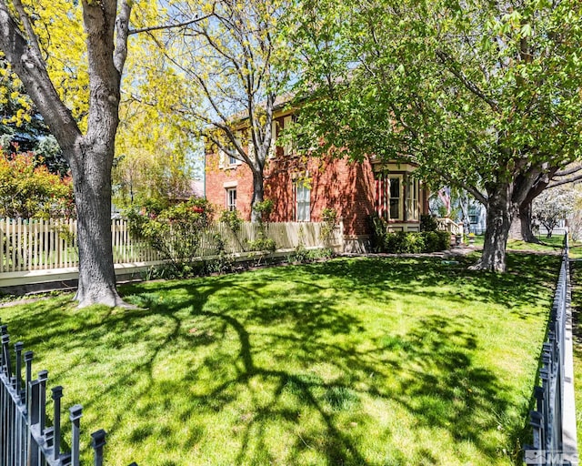 308 Thompson, Carson City, NV 89703 - view of yard