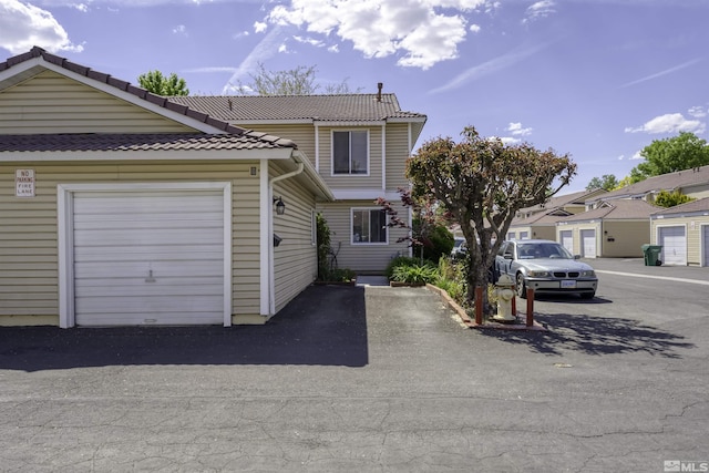 1064 Bradley Sq, Sparks, NV 89434 - townhome / multi-family property featuring a tiled roof