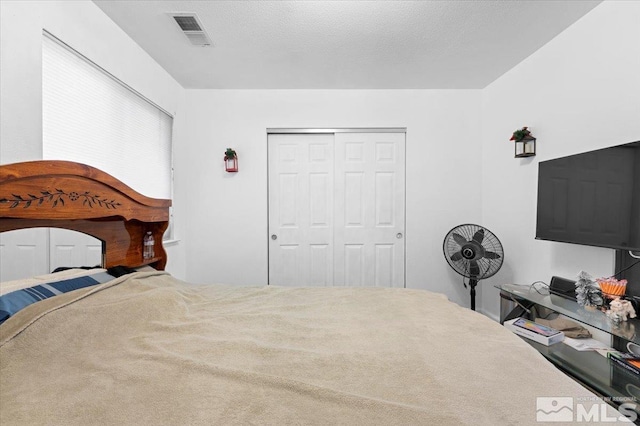bedroom with a closet