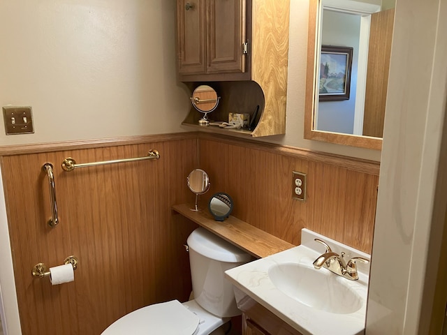 3260 Lucerne Way, Sparks, NV 89431 - bathroom featuring wainscoting, toilet, and vanity