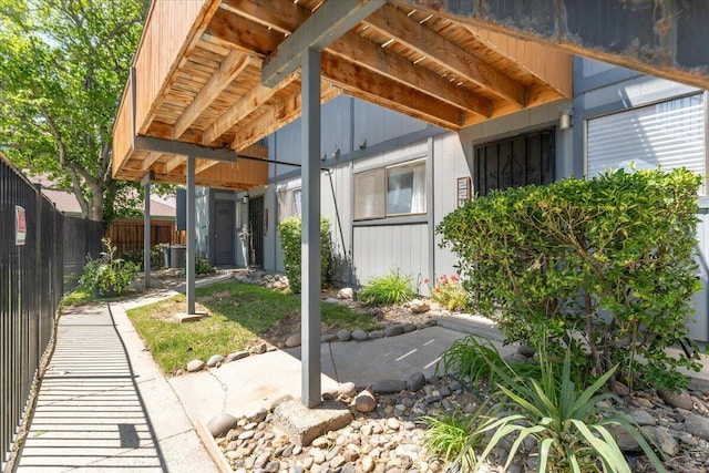 2249 Kietzke Ln Apt C, Reno, NV 89502 - view of patio featuring fence
