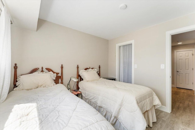 2249 Kietzke Ln Apt C, Reno, NV 89502 - bedroom with light wood-style floors