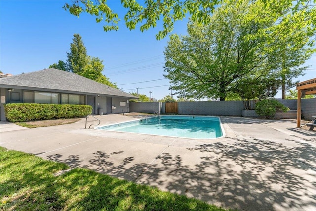 2249 Kietzke Ln Apt C, Reno, NV 89502 - view of swimming pool with fence and a patio area
