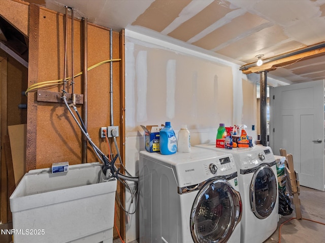 60 Redstone Dr, Reno, NV 89512 - laundry area featuring washing machine and clothes dryer