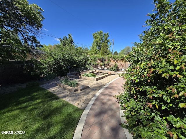 1290 Westwood Dr, Reno, NV 89509 - view of yard featuring a garden