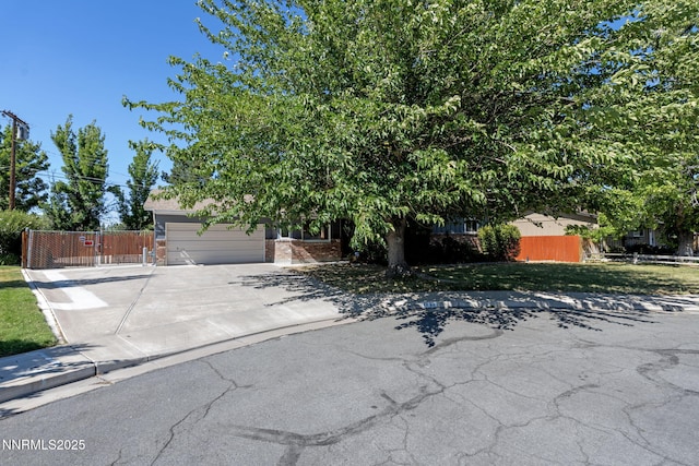 1095 Maplewood Dr, Reno, NV 89509 - photo 1