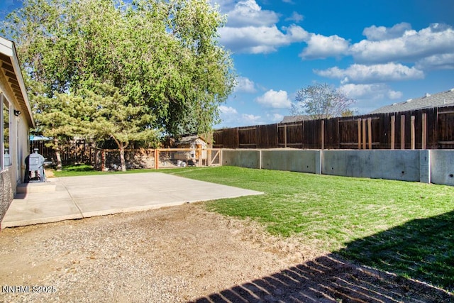 1563 Maria Ct, Fernley, NV 89408 - view of yard featuring a patio