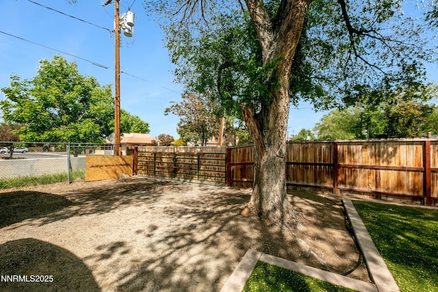 495 Margrave Dr, Reno, NV 89502 - view of yard