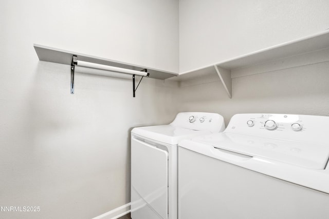 900 S Meadows Pkwy Unit 3922, Reno, NV 89521 - laundry area with washing machine and dryer and baseboards