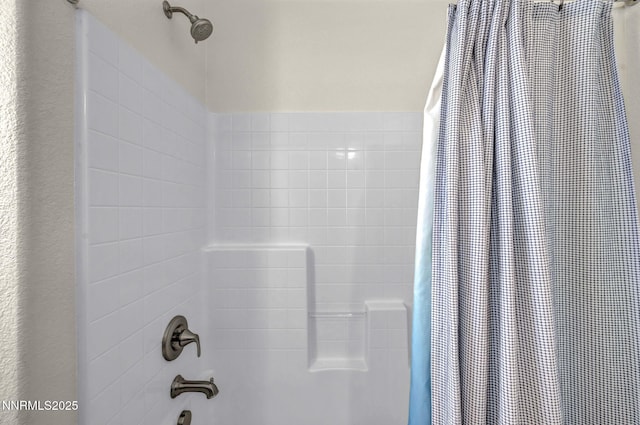2028 Whitecliff Dr, Reno, NV 89521 - bathroom featuring shower / bath combo