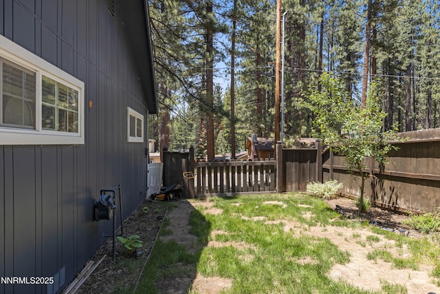 2450 Pinter Ave, South Lake Tahoe, CA 96150 - view of yard