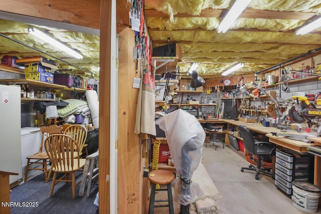 1724 Mohican Dr, South Lake Tahoe, CA 96150 - below grade area with a workshop area