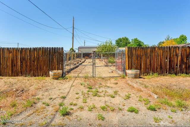 12 S Patterson Pl, Sparks, NV 89436 - view of yard with a gate