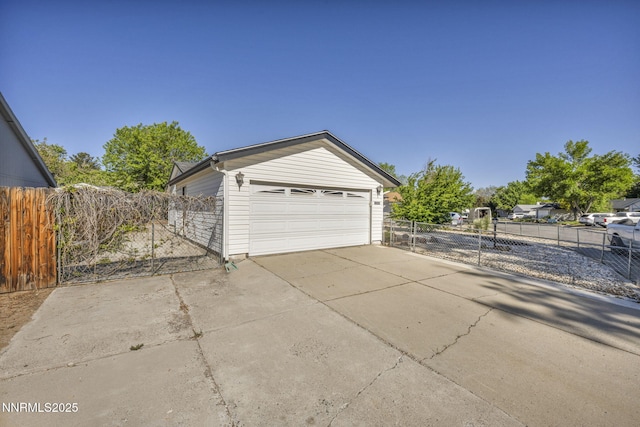 2480 Meadowbrook Ln, Carson City, NV 89701 - garage with a gate