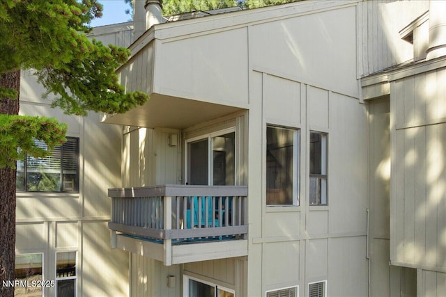 807 Alder Ave Unit 10, Incline Village, NV 89451 - view of side of property featuring a balcony