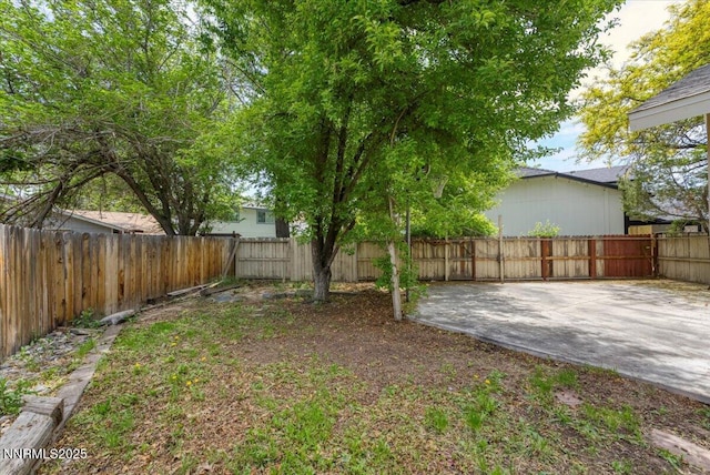 1832 Espee Ct, Sparks, NV 89434 - fenced backyard featuring a patio