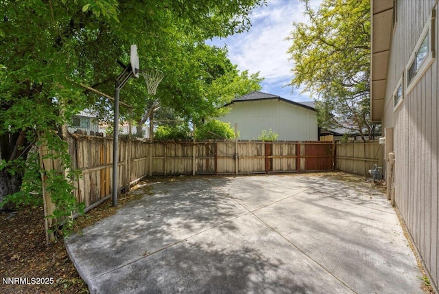 1832 Espee Ct, Sparks, NV 89434 - fenced backyard featuring a patio