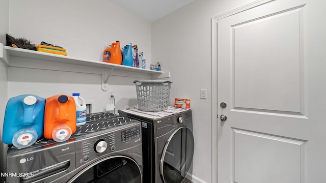 640 Mcgill Dr, Reno, NV 89506 - laundry area featuring separate washer and dryer and baseboards