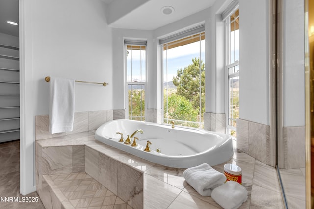 615 Oxbow Ct, Reno, NV 89511 - full bath featuring a jetted tub