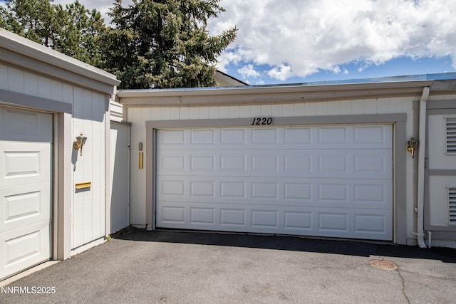 1220 Conway Ln, Reno, NV 89503 - view of garage