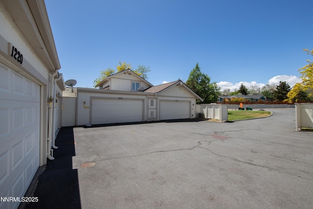 1220 Conway Ln, Reno, NV 89503 - view of garage