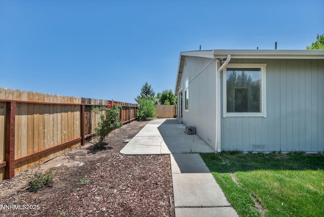 9951 Grand Falls Dr, Reno, NV 89506 - view of yard with a patio area