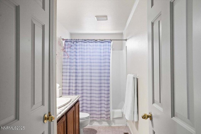 806 Bluerock Rd, Gardnerville, NV 89460 - full bath featuring vanity, toilet, shower / bath combo, tile patterned floors, and a textured ceiling