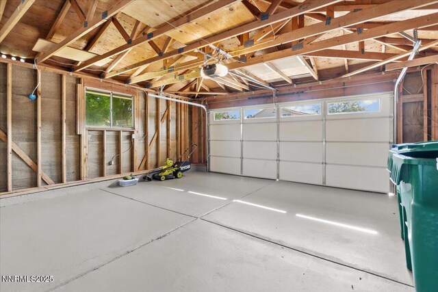 2731 Wabash Cir, Sparks, NV 89434 - garage featuring a garage door opener