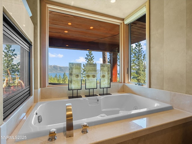 563 Knotty Pine Dr, Incline Village, NV 89451 - full bath with a jetted tub and recessed lighting