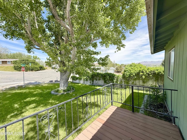 603 Camelot Way, Winnemucca, NV 89445 - deck featuring a yard