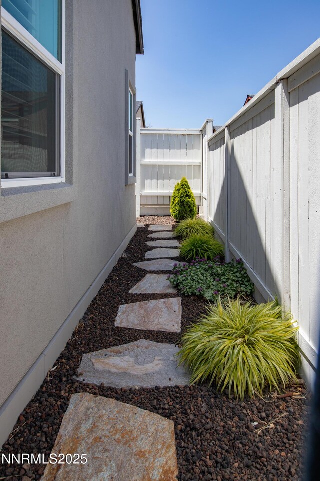 611 Camargue Trl, Reno, NV 89511 - view of yard