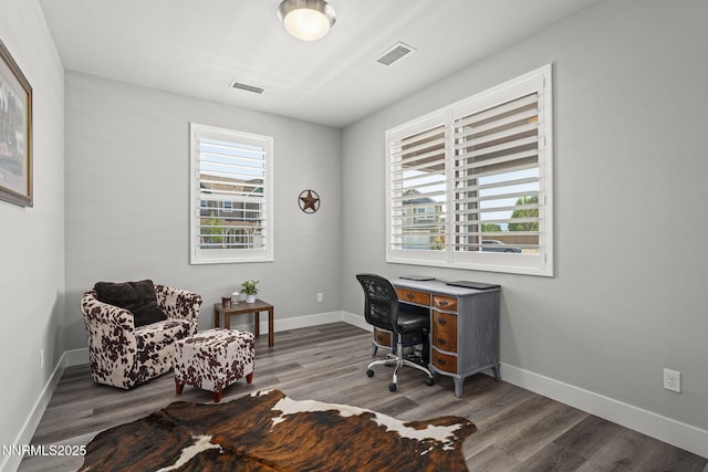 1661 Buttonwillow St, Minden, NV 89423 - office space with plenty of natural light, wood finished floors, and baseboards