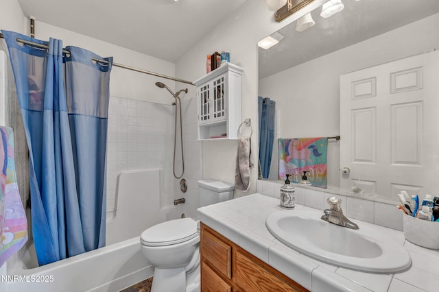 753 Divot Dr, Fernley, NV 89408 - full bathroom featuring vanity, shower / bath combination with curtain, and toilet