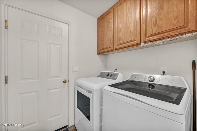 753 Divot Dr, Fernley, NV 89408 - laundry room featuring washer and clothes dryer and cabinet space